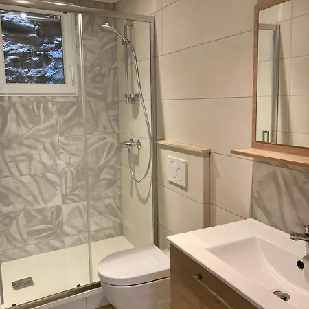 Lot 2 Rdc A Pied Gare Plages Restos Saint-Raphael (Var)